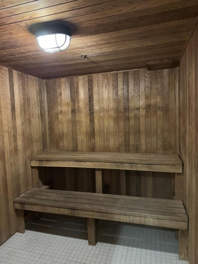 Luxury Downtown Toronto 2 Bedroom Suite With City And Lake Views And Free Parking Exterior photo