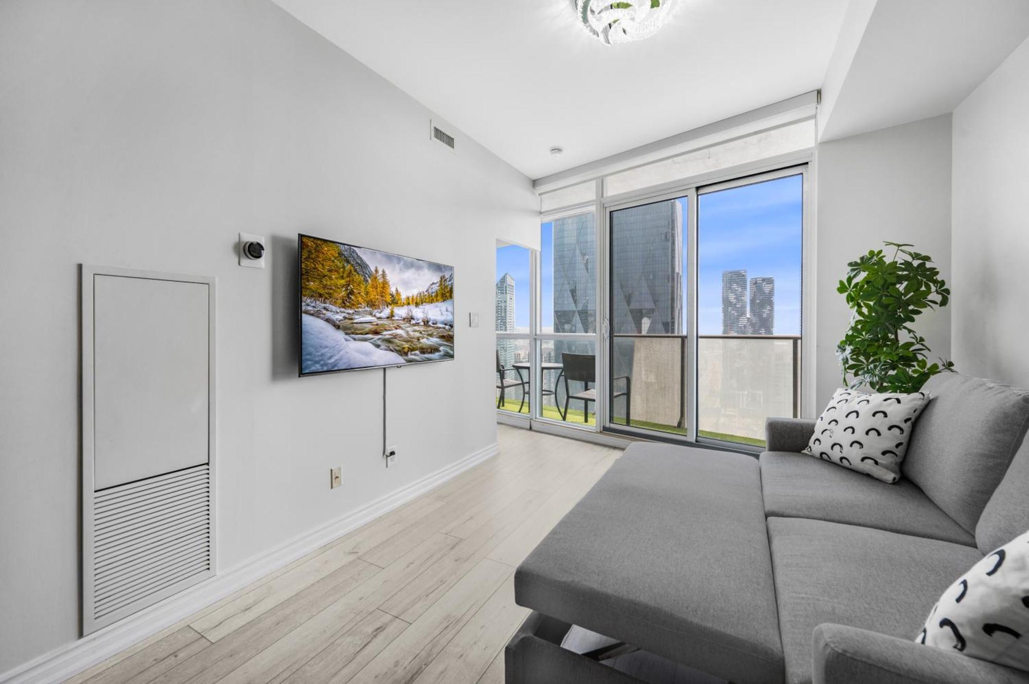 Luxury Downtown Toronto 2 Bedroom Suite With City And Lake Views And Free Parking Exterior photo
